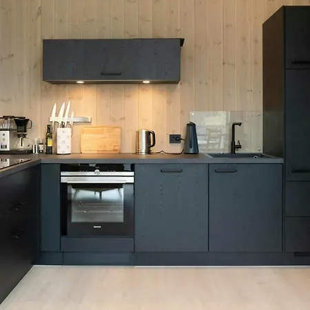 Near-sea Boat House With Panoramic Views Sykkylven