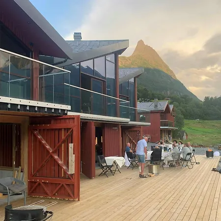 Feriehus Near-sea Boat House With Panoramic Views